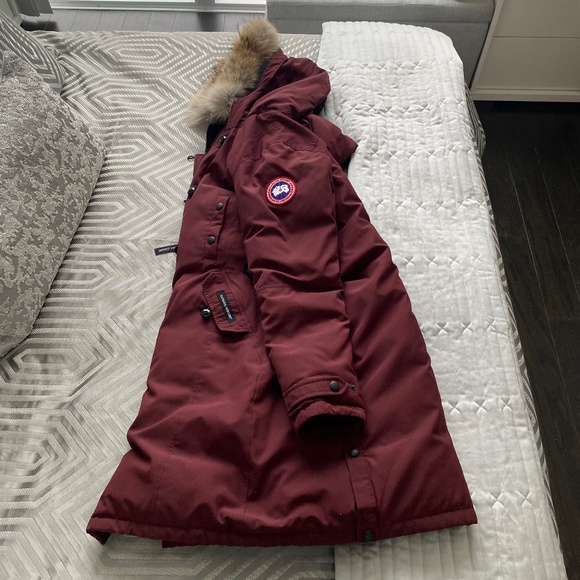 Very Good Condition Canada Goose Kensington Parka in Plum - Size Small - Picture 4 of 7